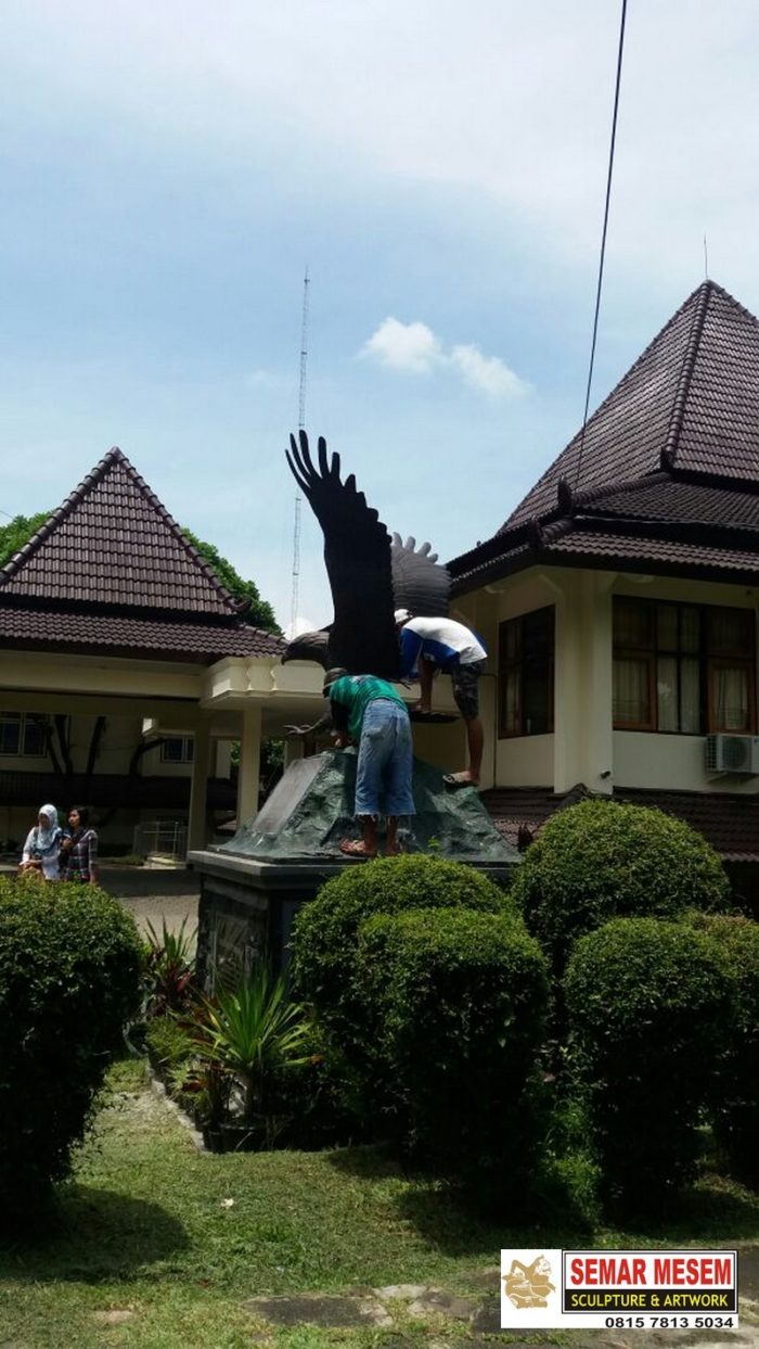 Kelik Studio Semar Mesem Patung Elang Patung Wisnu Kencana