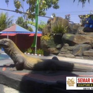 Kelik Semar Mesem Patung Komodo Lombok Island