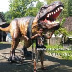 Patung Dinosaurus Berbahan Fiberglass