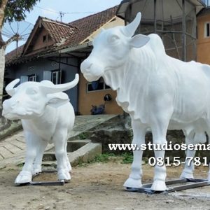 Patung Sapi Lembu Suro Patung Sapi Lembu Suro Boyolali Patung Sapi Jembrana