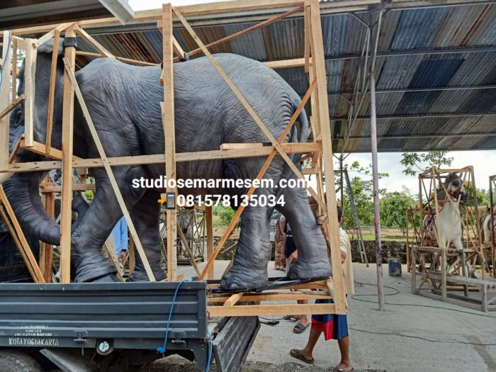 Patung Gajah Korupsi Patung Gajah Lilin Patung Gajah Melukis